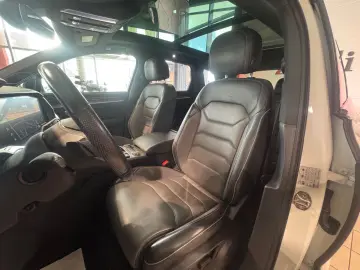 VW Touareg R-Line Pano IQ LIGHT Exterieur Black Sty