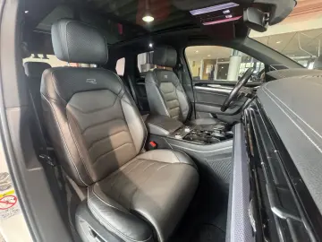 VW Touareg R-Line Pano IQ LIGHT Exterieur Black Sty
