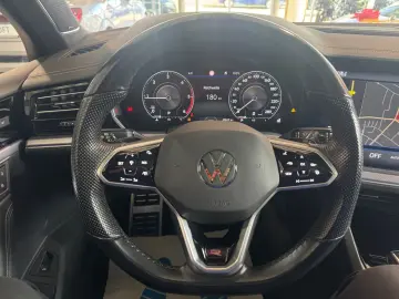 VW Touareg R-Line Pano IQ LIGHT Exterieur Black Sty