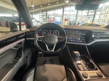 VW Touareg R-Line Pano IQ LIGHT Exterieur Black Sty