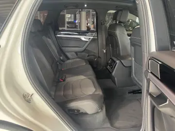 VW Touareg R-Line Pano IQ LIGHT Exterieur Black Sty