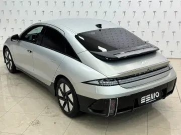 HYUNDAI IONIQ 6 77 4kWh 325ps 4WD Uniq 360 K BOSE Leder