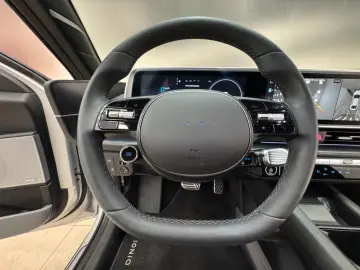 HYUNDAI IONIQ 6 77 4kWh 325ps 4WD Uniq 360 K BOSE Leder