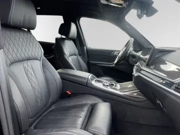 BMW X7 xDrive40d Inkl. € 1.190 Zubehörbonus  M Sport