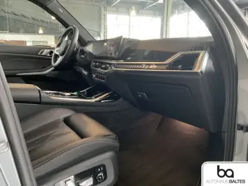 BMW X7 xDrive 40d M Sport Pro 6Sitz 22  Soft Ico AHK