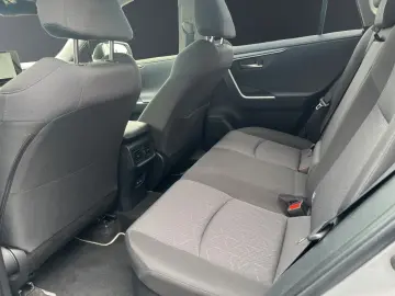TOYOTA RAV4 Hybrid 4x4 Navi LED SHZ el.Heck TWW Lenk.be