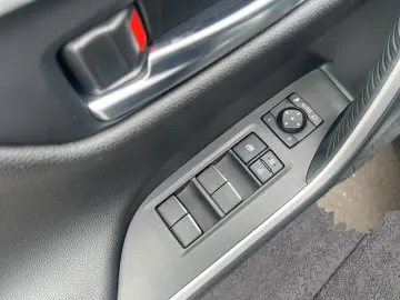 TOYOTA RAV4 Hybrid 4x4 Navi LED SHZ el.Heck TWW Lenk.be