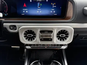 MERCEDES-BENZ 450 d AMG Exclusive Night DISTR Burm3D…