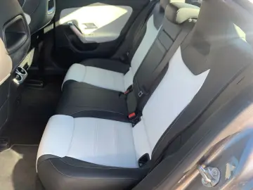 MERCEDES-BENZ CLA 200 AMG   NAVI  KAMERA PANORAMA