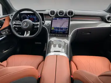 MERCEDES-BENZ GLC 300 4M AMG HUD Sound DigiLight Pano Memory