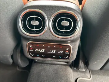 MERCEDES-BENZ GLC 300 4M AMG HUD Sound DigiLight Pano Memory