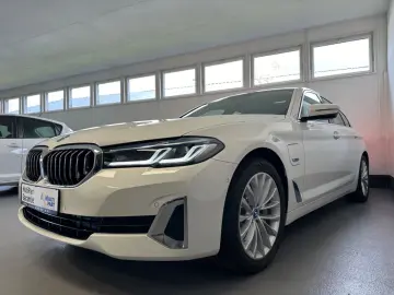 BMW 530 E LUXURY LINE LEDER NAVI HEAD UP BT MFL LED