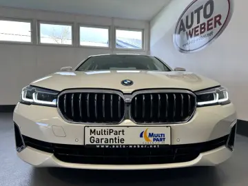 BMW 530 E LUXURY LINE LEDER NAVI HEAD UP BT MFL LED