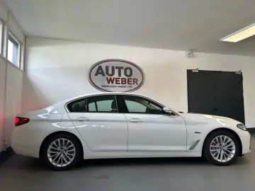 BMW 530 E LUXURY LINE LEDER NAVI HEAD UP BT MFL LED