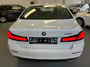 BMW 530 E LUXURY LINE LEDER NAVI HEAD UP BT MFL LED