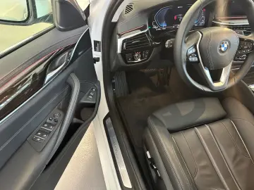 BMW 530 E LUXURY LINE LEDER NAVI HEAD UP BT MFL LED