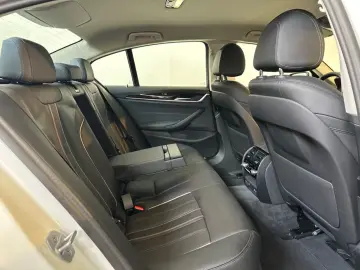 BMW 530 E LUXURY LINE LEDER NAVI HEAD UP BT MFL LED