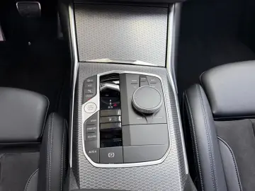 BMW 330i xDrive M Sport Pro AHK Pano ACC Standhzg