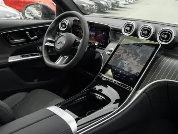 MERCEDES-BENZ GLC 300 e 4M AMG LED Pano AHK Burm3D 360 Night