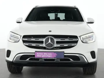 MERCEDES-BENZ GLC 300 e AMG Line Park AHK Tempo Navi Pan
