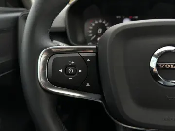 VOLVO XC40 T4 Essential Plug-In Hybrid Navi hzb.LK GJR