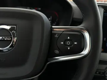 VOLVO XC40 T4 Essential Plug-In Hybrid Navi hzb.LK GJR