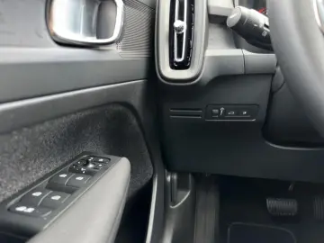 VOLVO XC40 T4 Essential Plug-In Hybrid Navi hzb.LK GJR