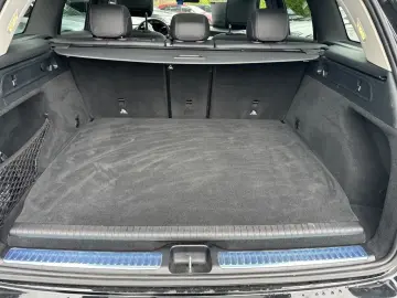 MERCEDES-BENZ GLC 300 e 4M AMG NIGHT PANO KAMERA AMBIENTE