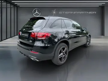 MERCEDES-BENZ GLC 300 e 4M AMG NIGHT PANO KAMERA AMBIENTE