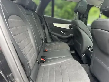 MERCEDES-BENZ GLC 300 e 4M AMG NIGHT PANO KAMERA AMBIENTE