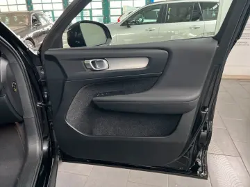 VOLVO XC40 T2 Aut PilotAssist BLIS Kamera 19'&a…