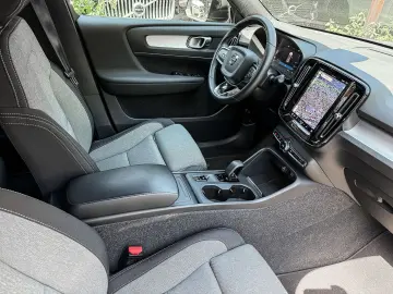 VOLVO XC40 Core 2WD Digitales Cockpit Soundsystem Sper