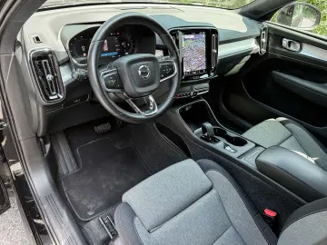 VOLVO XC40 Core 2WD Digitales Cockpit Soundsystem Sper