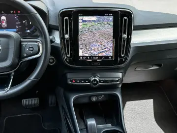 VOLVO XC40 Core 2WD Digitales Cockpit Soundsystem Sper