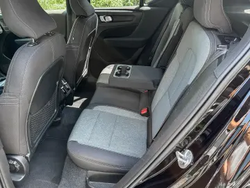 VOLVO XC40 Core 2WD Digitales Cockpit Soundsystem Sper