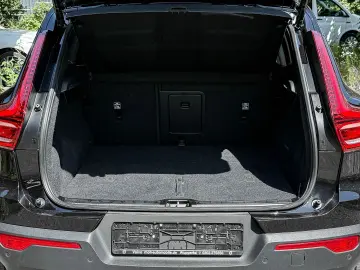 VOLVO XC40 Core 2WD Digitales Cockpit Soundsystem Sper