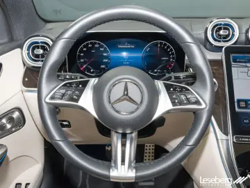 MERCEDES-BENZ GLC 300 e 4M DIG.LIGHT AHK Pano 360