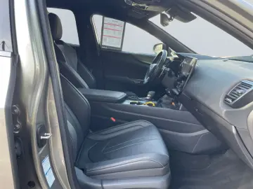 LEXUS NX 350h E-FOUR F Sport Ventilation 360 Memory Matrix