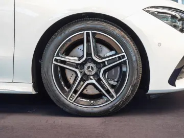 MERCEDES-BENZ CLA 220 4M AMG Line Night Pano Head-up…