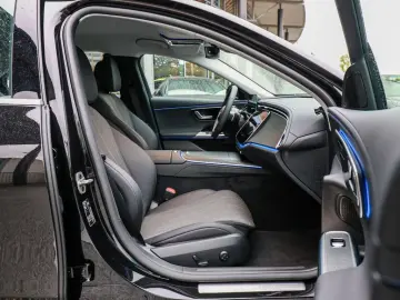 MERCEDES-BENZ E 300 de Avantgarde Advanced LED NAVI …
