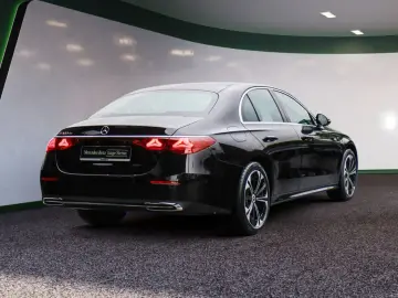 MERCEDES-BENZ E 300 de Avantgarde Advanced LED NAVI …