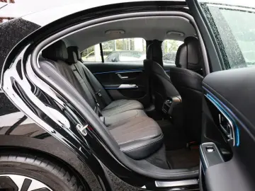 MERCEDES-BENZ E 300 de Avantgarde Advanced LED NAVI …