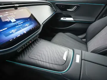 MERCEDES-BENZ E 300 de Avantgarde Advanced LED NAVI …