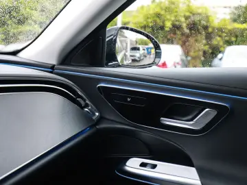 MERCEDES-BENZ E 300 de Avantgarde Advanced LED NAVI …