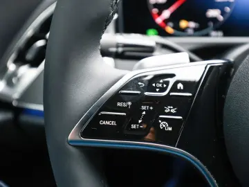 MERCEDES-BENZ E 300 de Avantgarde Advanced LED NAVI …