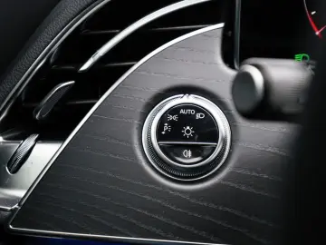 MERCEDES-BENZ E 300 de Avantgarde Advanced LED NAVI …