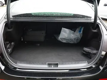 MERCEDES-BENZ E 300 de Avantgarde Advanced LED NAVI …