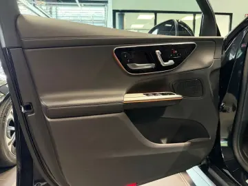 MERCEDES-BENZ GLC 300 4MATIC Coupé  AMG MBUX Sportausp. PANO