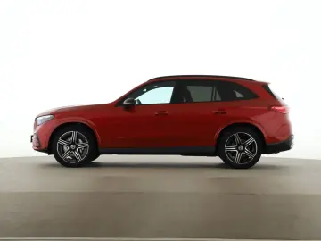 MERCEDES-BENZ GLC 300 4M AMG AHK Night Pano Distr. Burmester