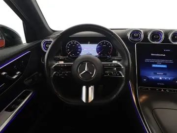 MERCEDES-BENZ GLC 300 4M AMG AHK Night Pano Distr. Burmester